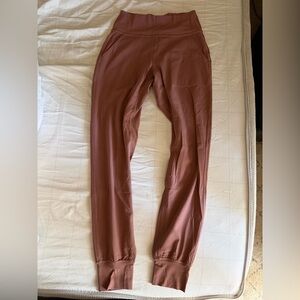 Lululemon athletica Woman’s Mauve Dusty Rose Align Joggers, Size 4